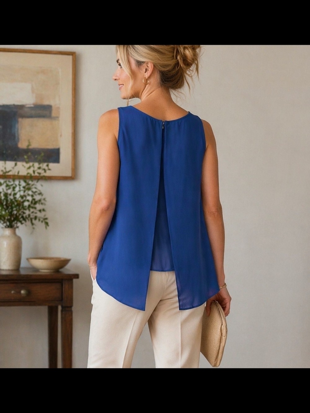 Sleeveless Split-Back Shell Top‎ in Navy. Sz L